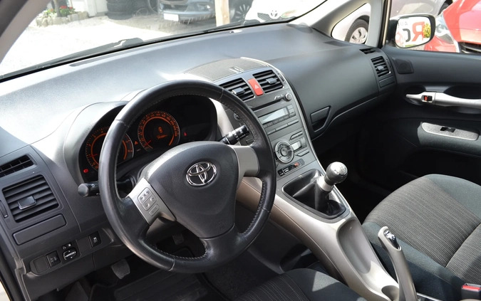 Toyota Auris cena 19800 przebieg: 141098, rok produkcji 2007 z Koło małe 667